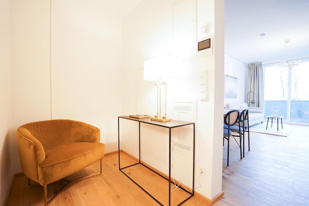 Executive Suite W/ Rooftop Pool Вена Экстерьер фото