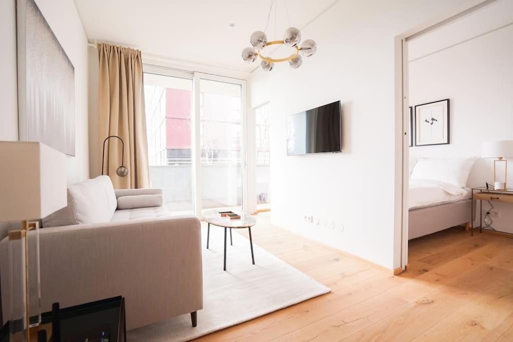 Executive Suite W/ Rooftop Pool Вена Экстерьер фото
