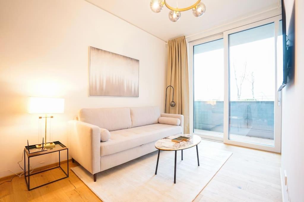 Executive Suite W/ Rooftop Pool Вена Экстерьер фото