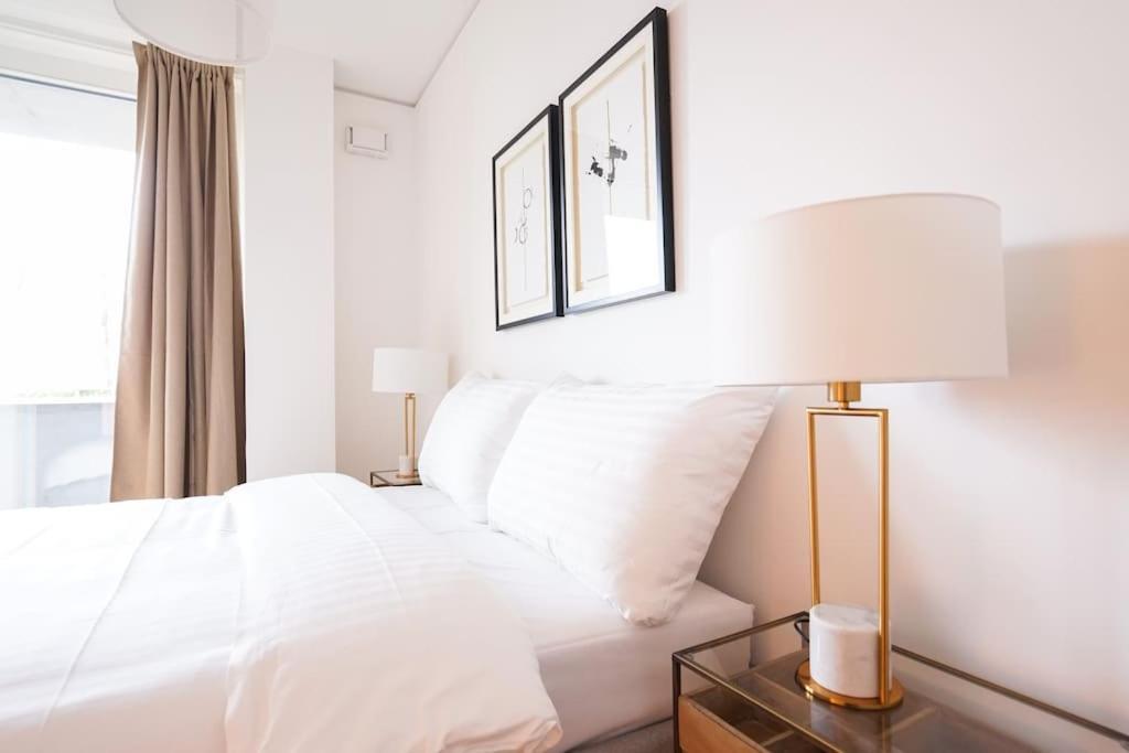 Executive Suite W/ Rooftop Pool Вена Экстерьер фото
